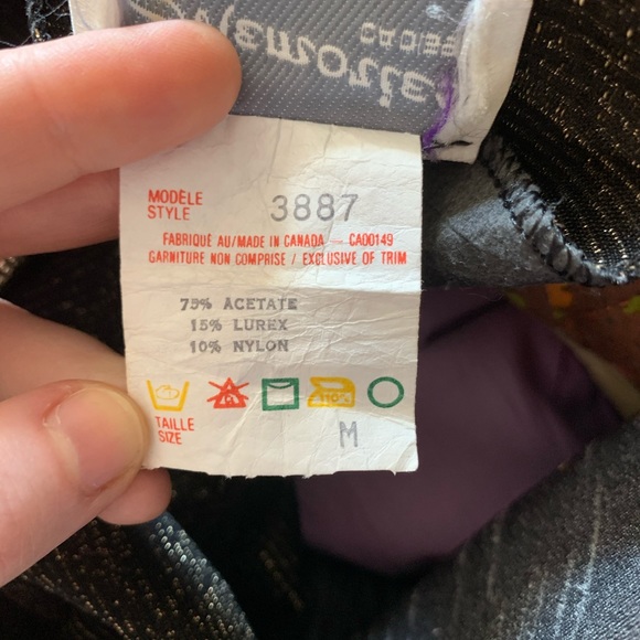 Vintage shimmery black and gold top ✨ - Picture 6 of 6